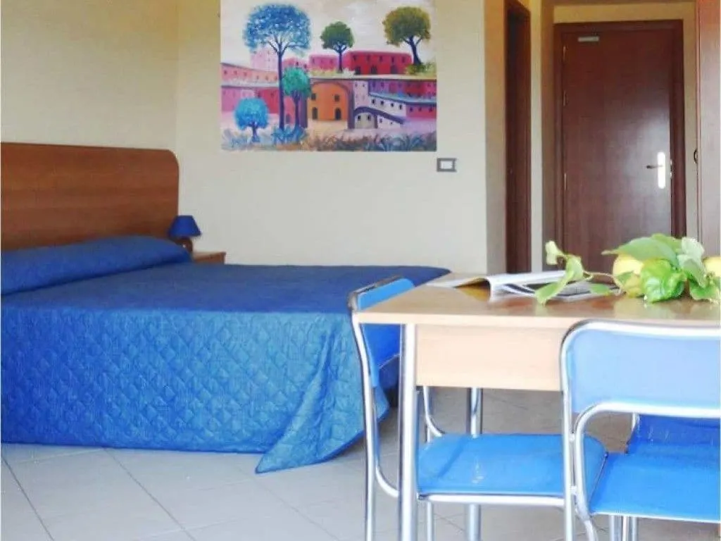 Canape Apartments Патти